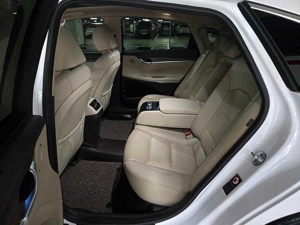 HYUNDAI Grandeur - Vista 6