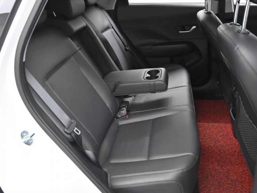 HYUNDAI Kona - Vista 12