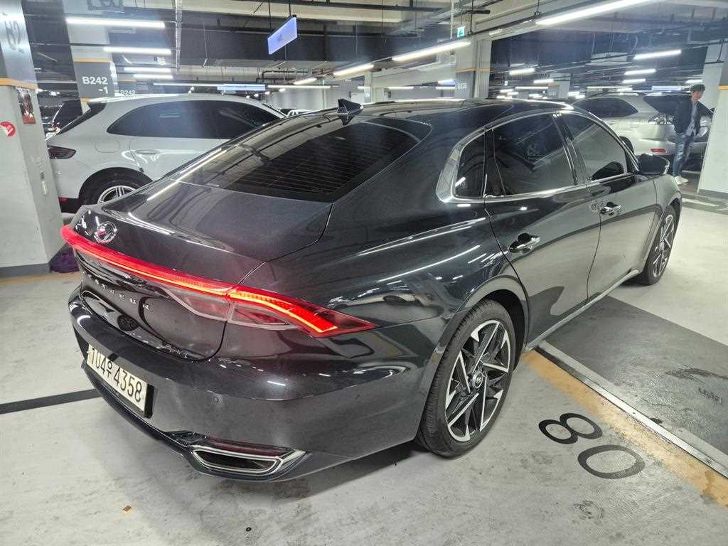 HYUNDAI Grandeur - Vista 2