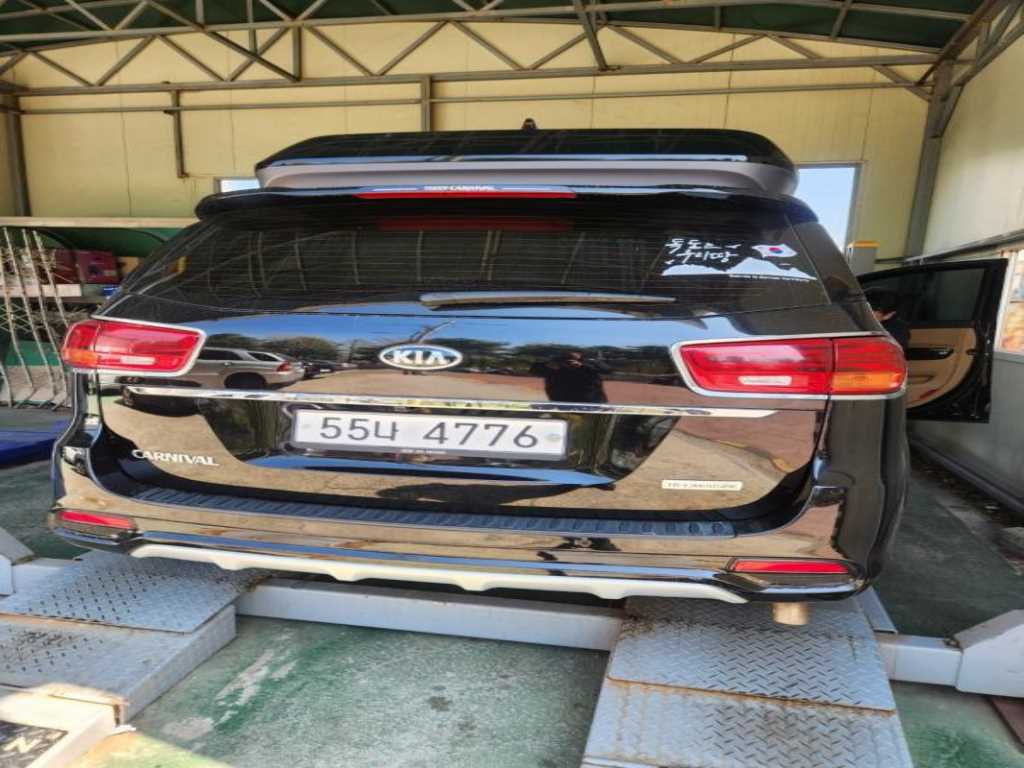 KIA Carnival - Vista 9