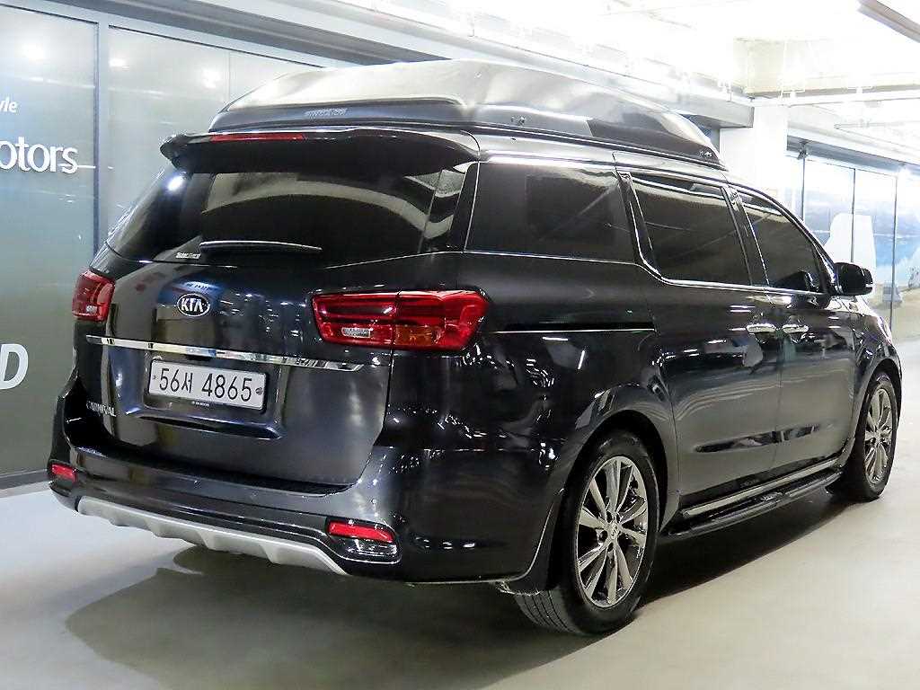 KIA Carnival - Vista 4