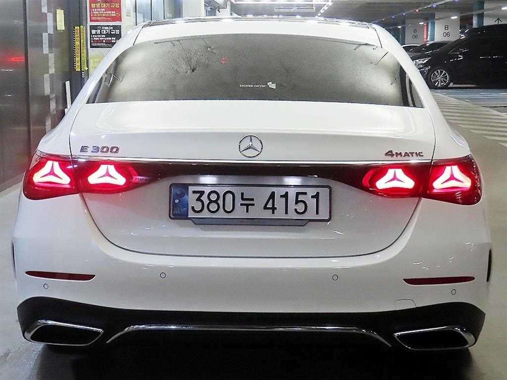 Mercedes Benz E class - Vista 5