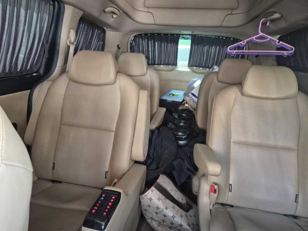 KIA Carnival - Vista 6