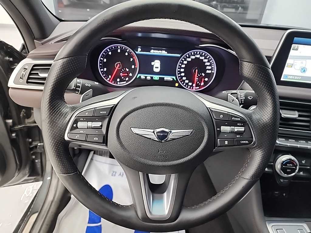 Genesis G70 - Vista 9