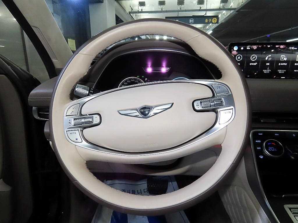 Genesis GV80 - Vista 8