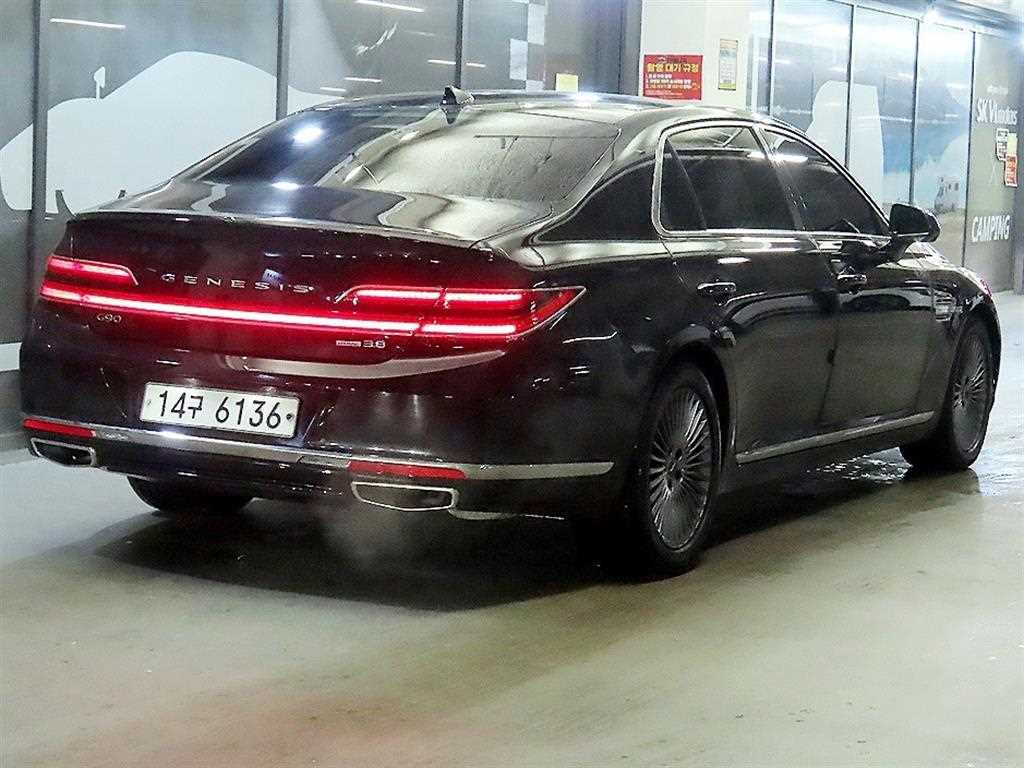 Genesis G90 - Vista 4