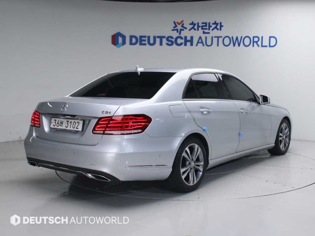 Mercedes Benz E class - Vista 2