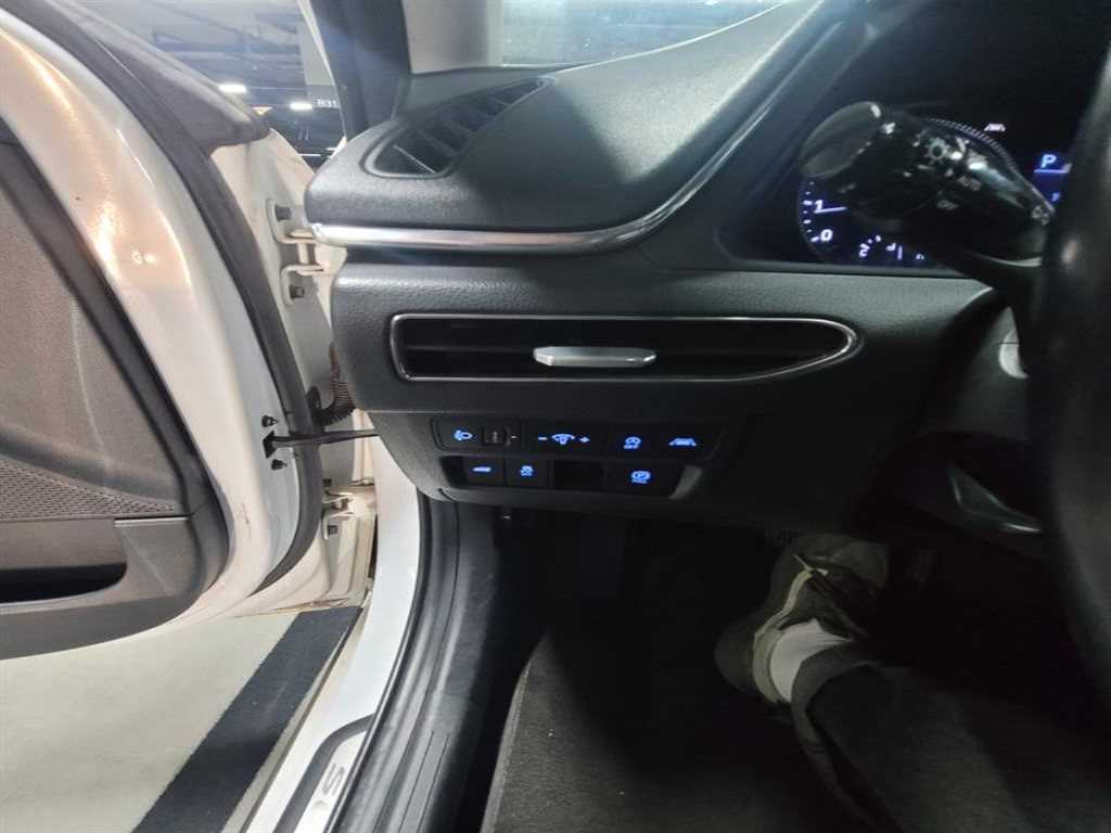 HYUNDAI Sonata - Vista 11