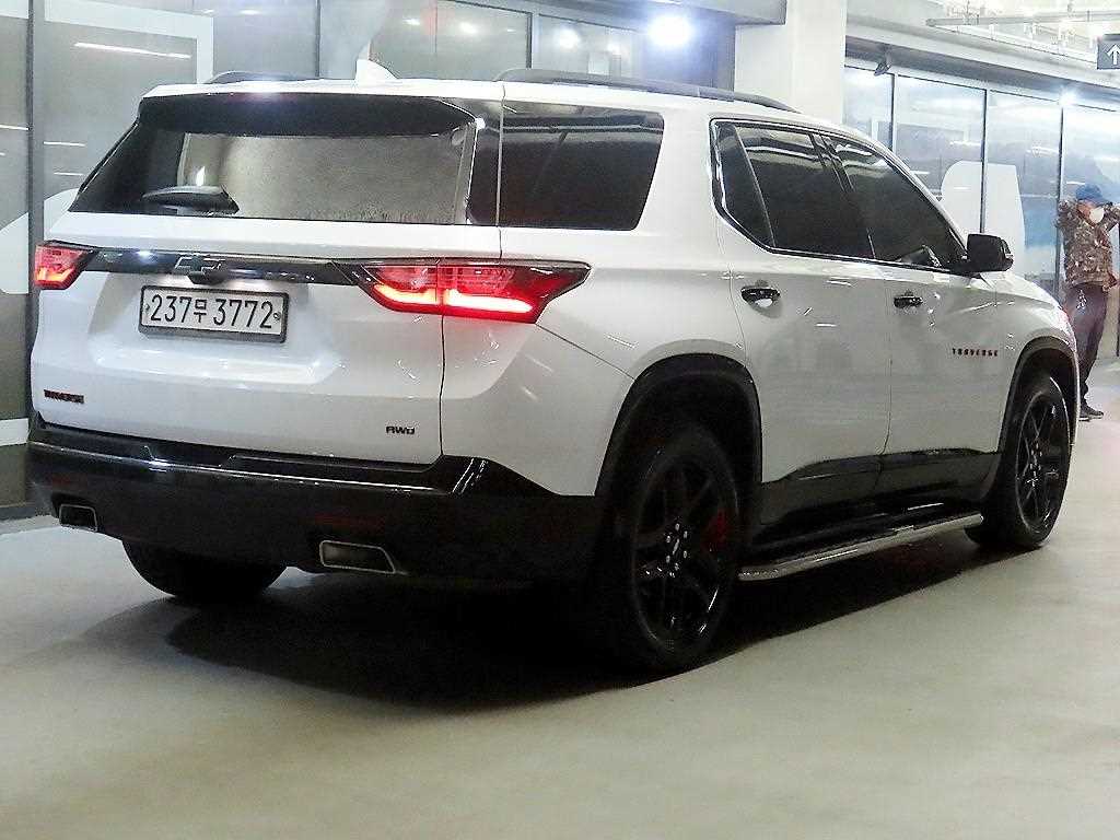 Chevrolet Travers - Vista 4