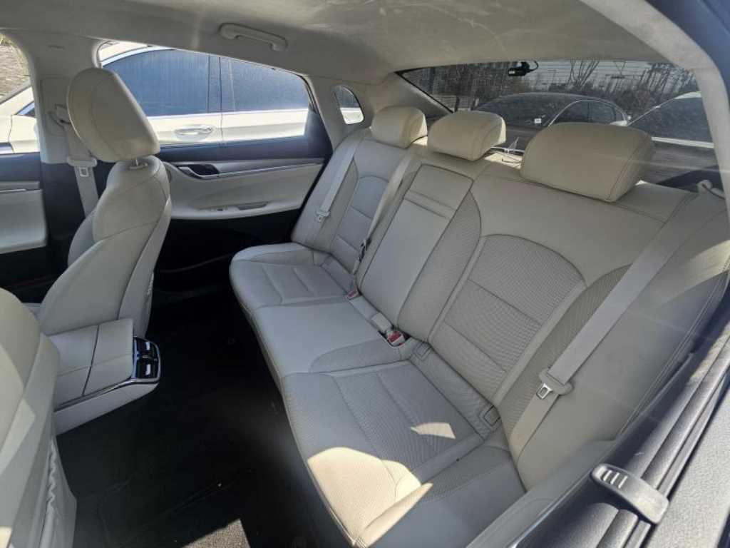 HYUNDAI Grandeur - Vista 9