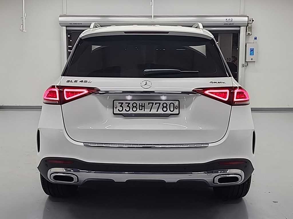 Mercedes Benz GLE Class - Vista 3