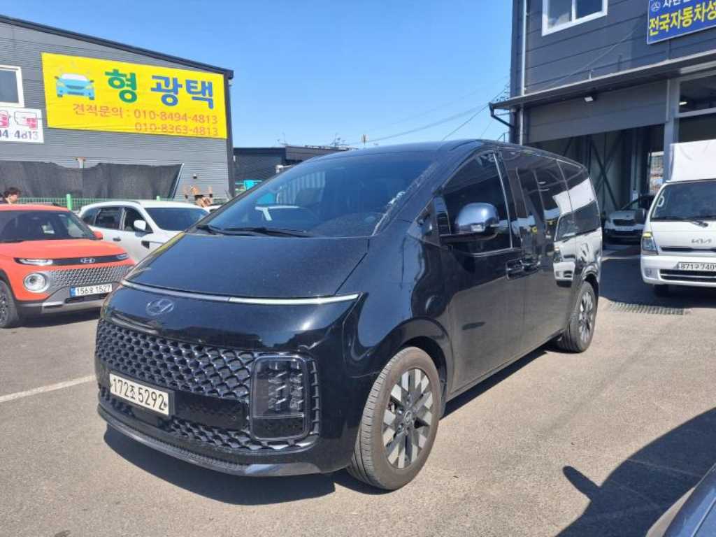 HYUNDAI Staria - Vista 2