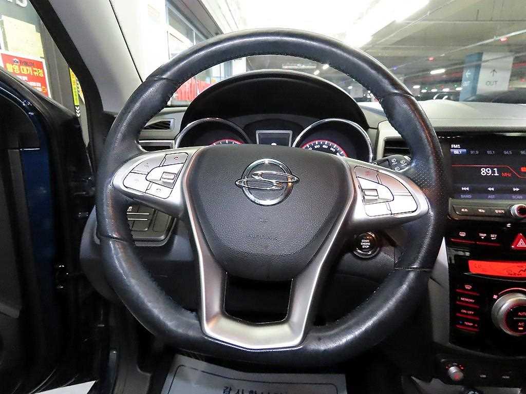 Ssangyong Tivoli - Vista 8