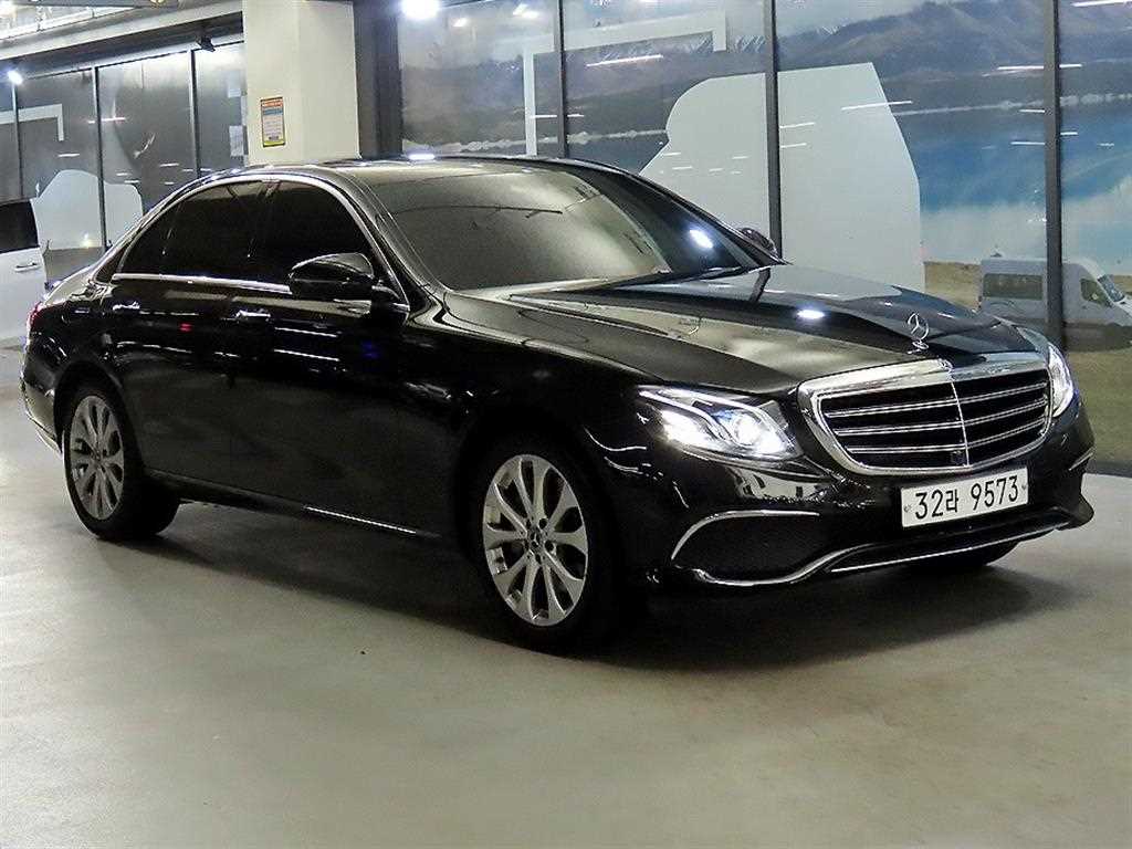 Mercedes Benz E class 2019 Negro - Importación desde Corea - HF Imports Iquique - Foto 1