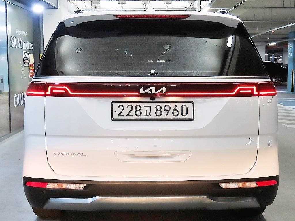 KIA Carnival - Vista 5