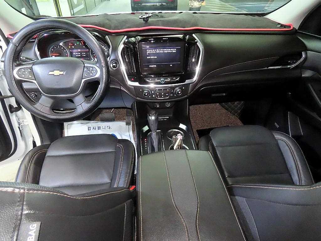 Chevrolet Travers - Vista 10