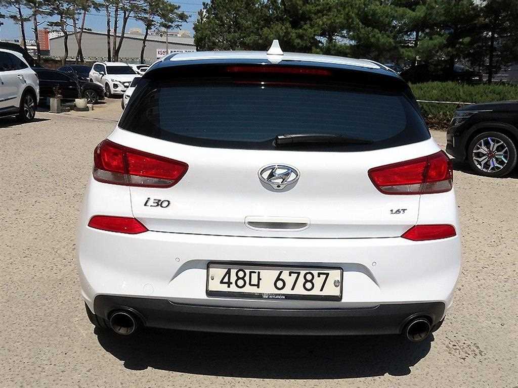 HYUNDAI i30 - Vista 4
