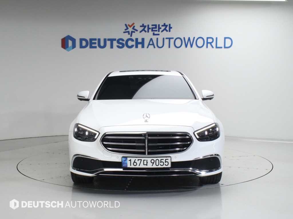 Mercedes Benz E class - Vista 3