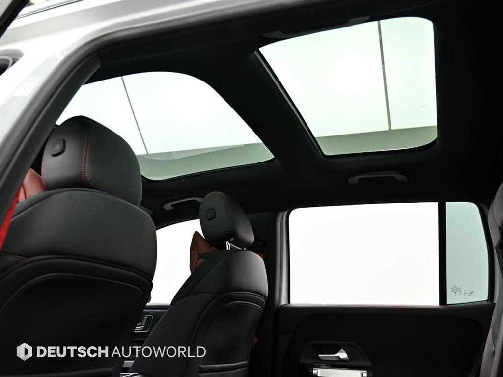 Mercedes Benz GLB Class - Vista 12