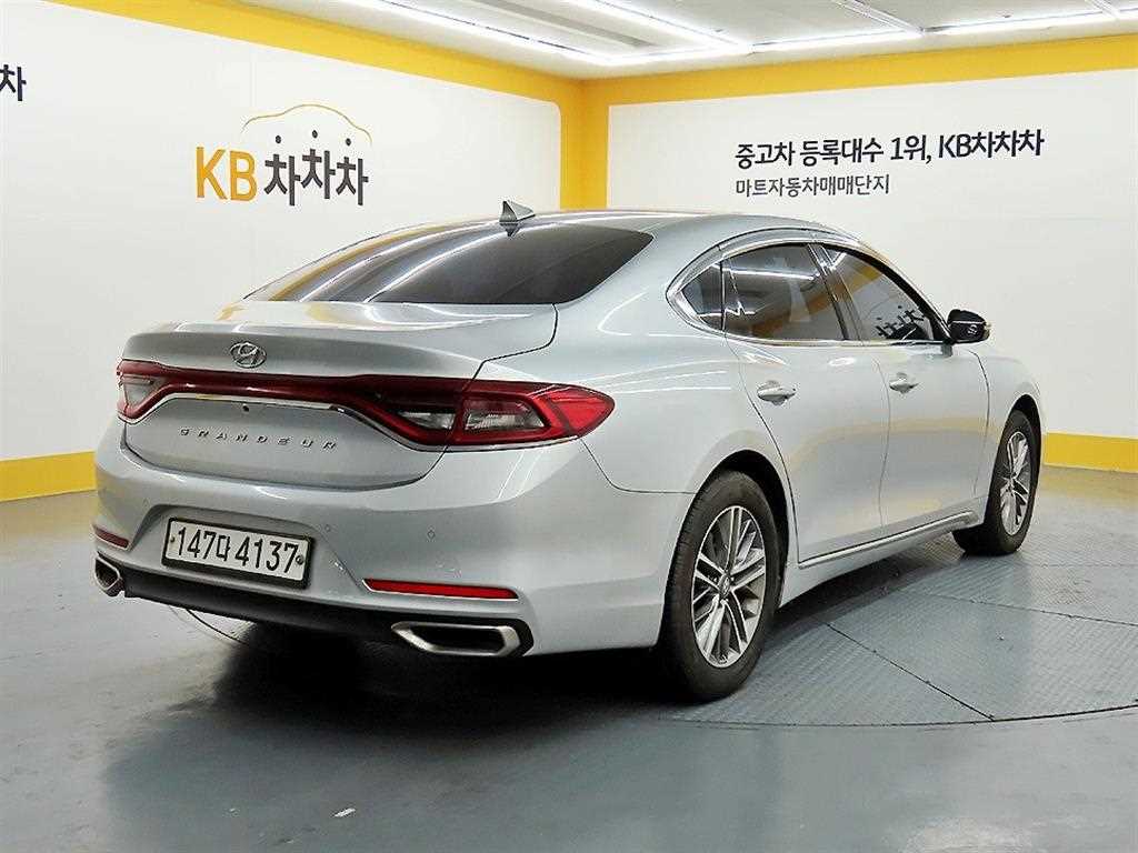 HYUNDAI Grandeur - Vista 4
