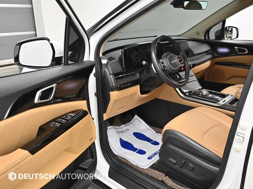 KIA Carnival - Vista 10