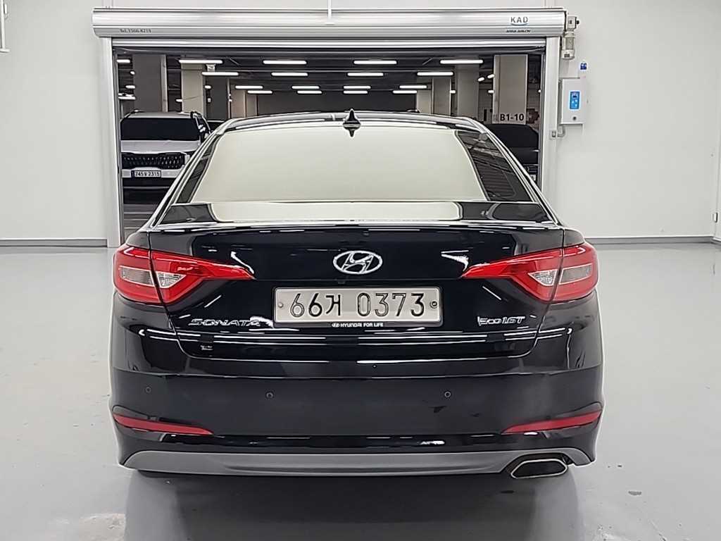 HYUNDAI Sonata - Vista 3