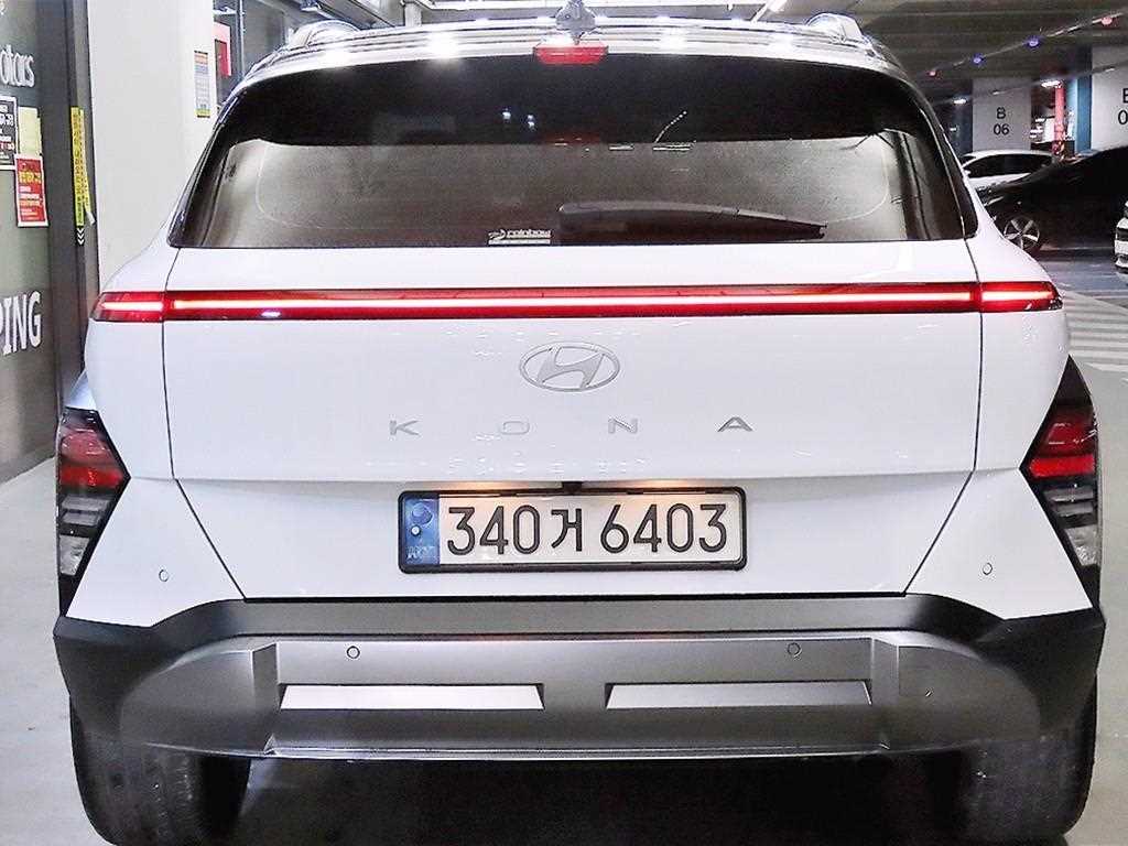 HYUNDAI Kona - Vista 5