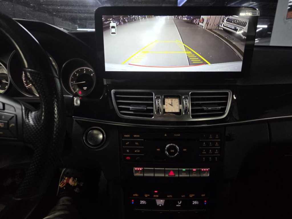 Mercedes Benz E class - Vista 6