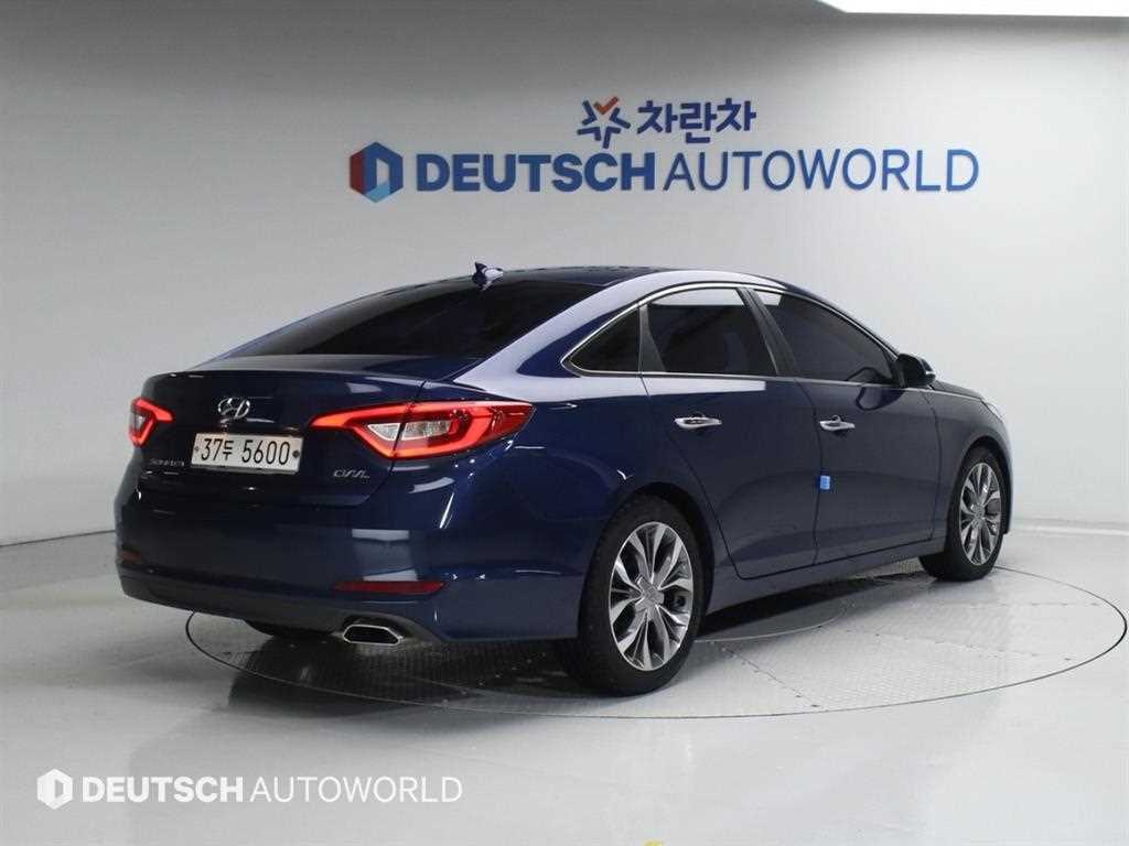 HYUNDAI Sonata - Vista 3