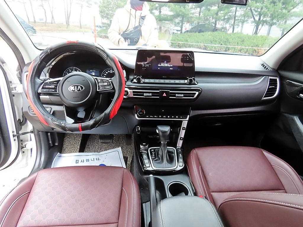 KIA Seltos - Vista 7