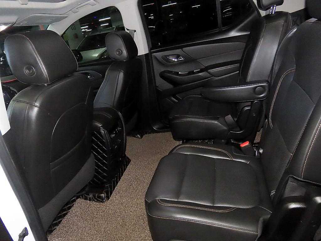 Chevrolet Travers - Vista 7