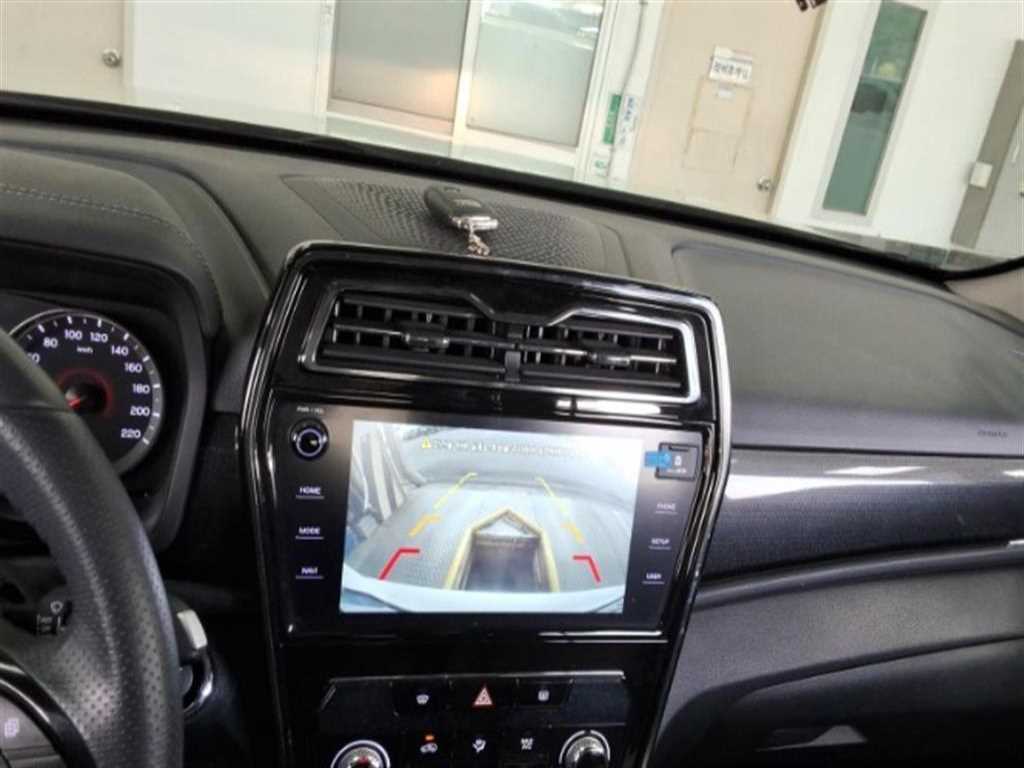 Ssangyong Tivoli - Vista 6