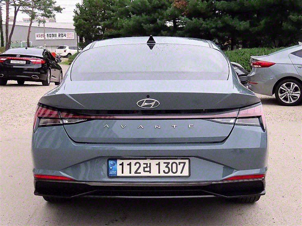 HYUNDAI Avante - Vista 4