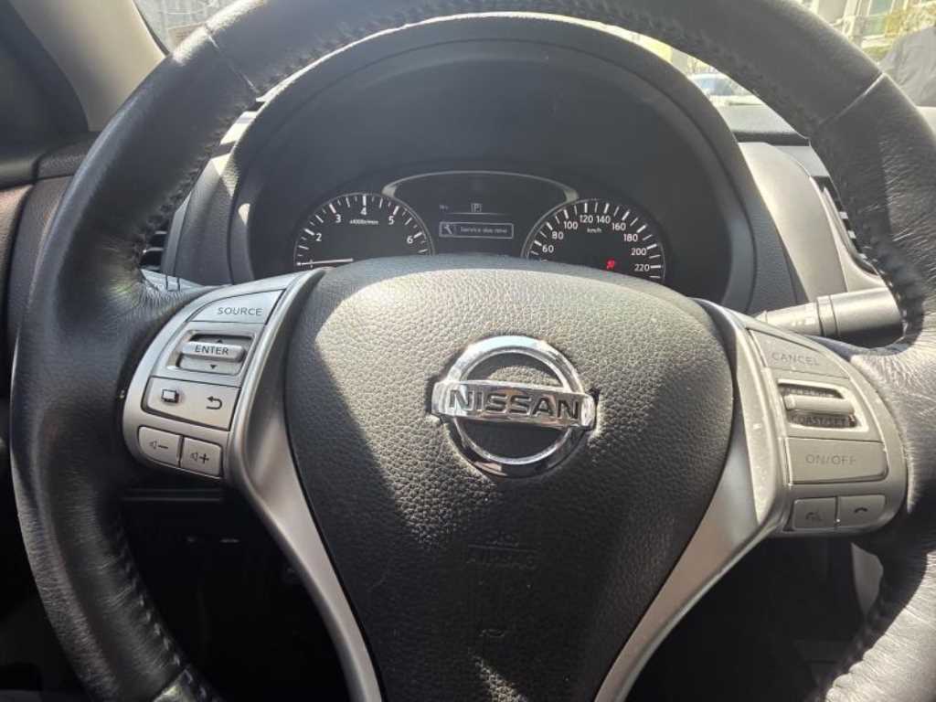 Nissan Altima - Vista 9