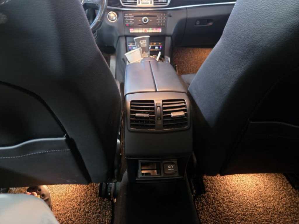 Mercedes Benz E class - Vista 11