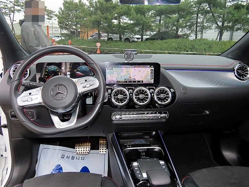 Mercedes Benz EQA - Vista 7