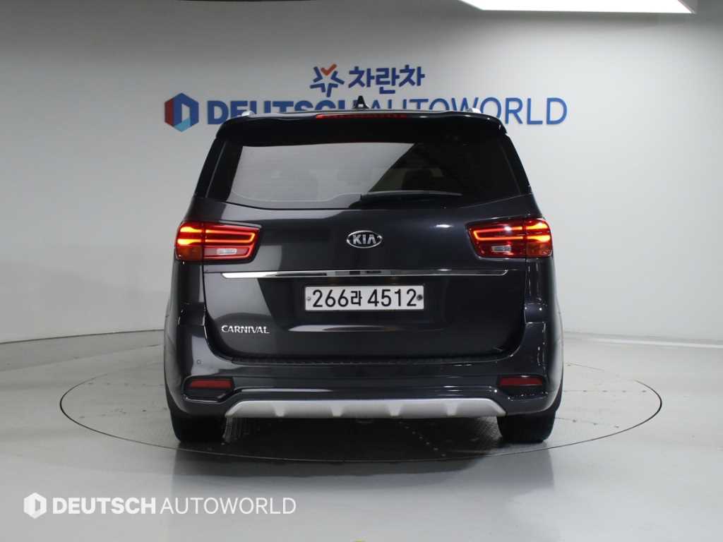 KIA Carnival - Vista 4