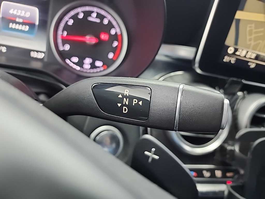 Mercedes Benz GLC Class - Vista 8