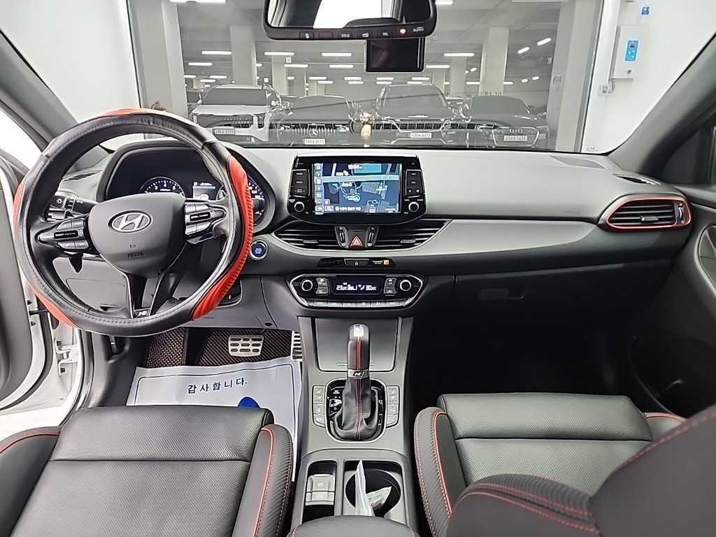 HYUNDAI i30 - Vista 7