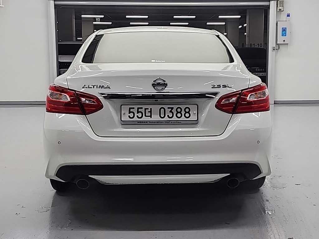 Nissan Altima - Vista 5