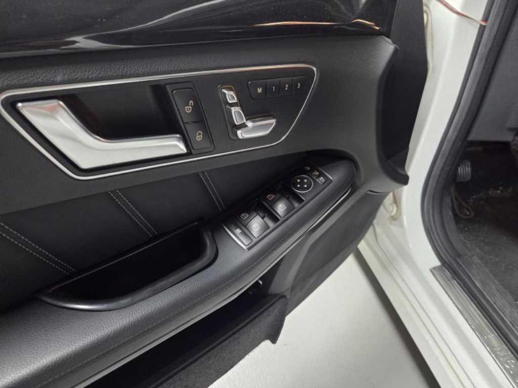Mercedes Benz E class - Vista 10