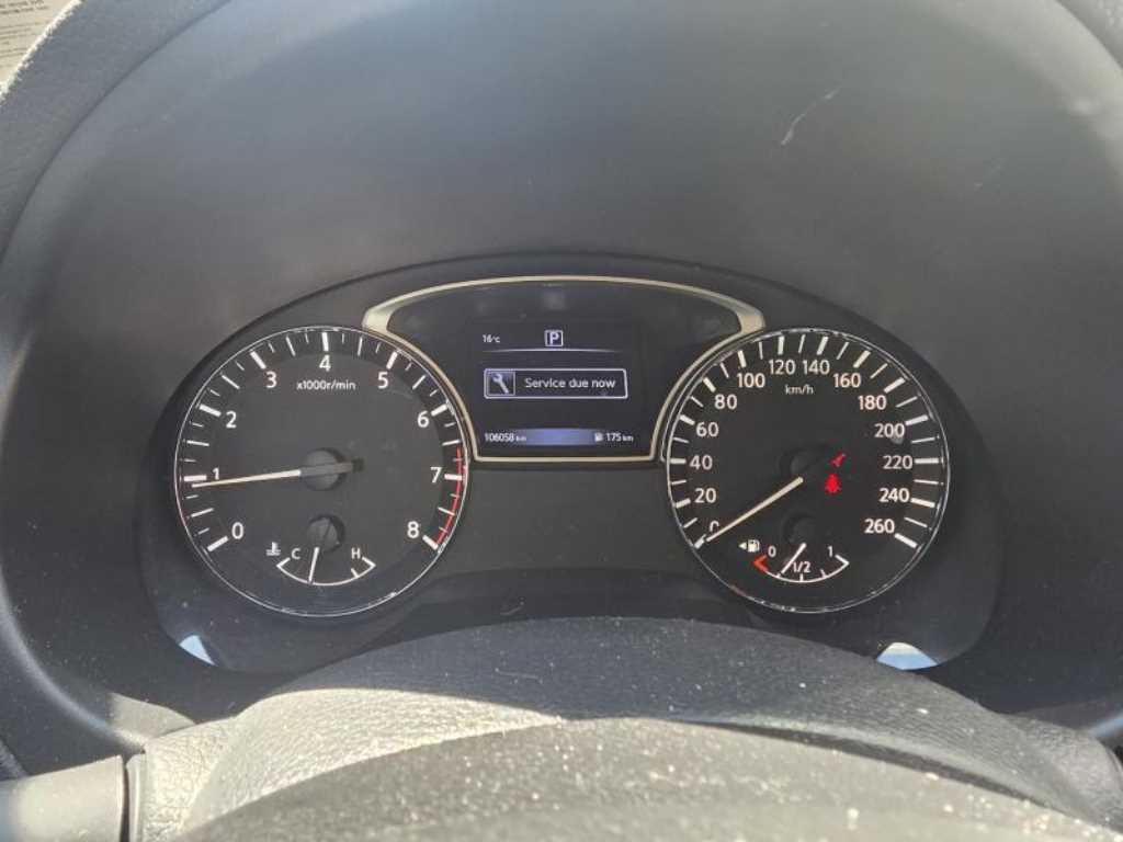 Nissan Altima - Vista 8