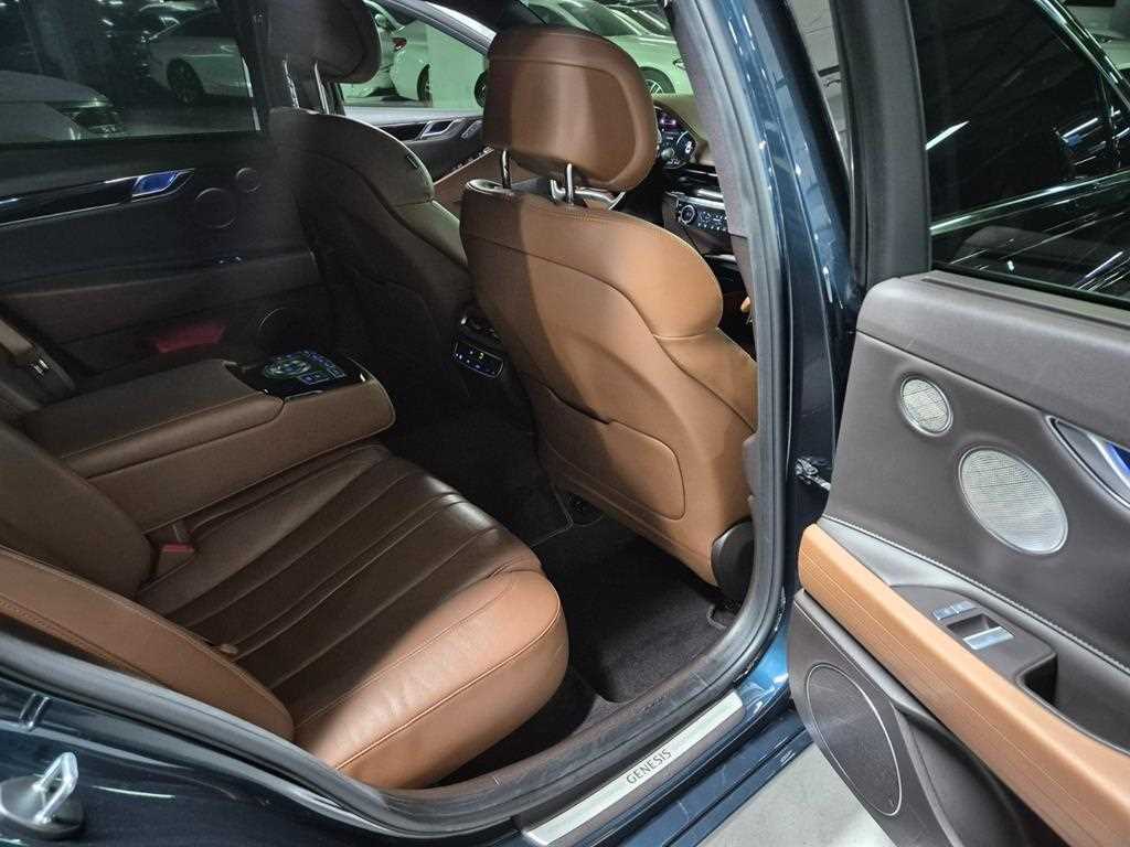 Genesis G80 - Vista 12