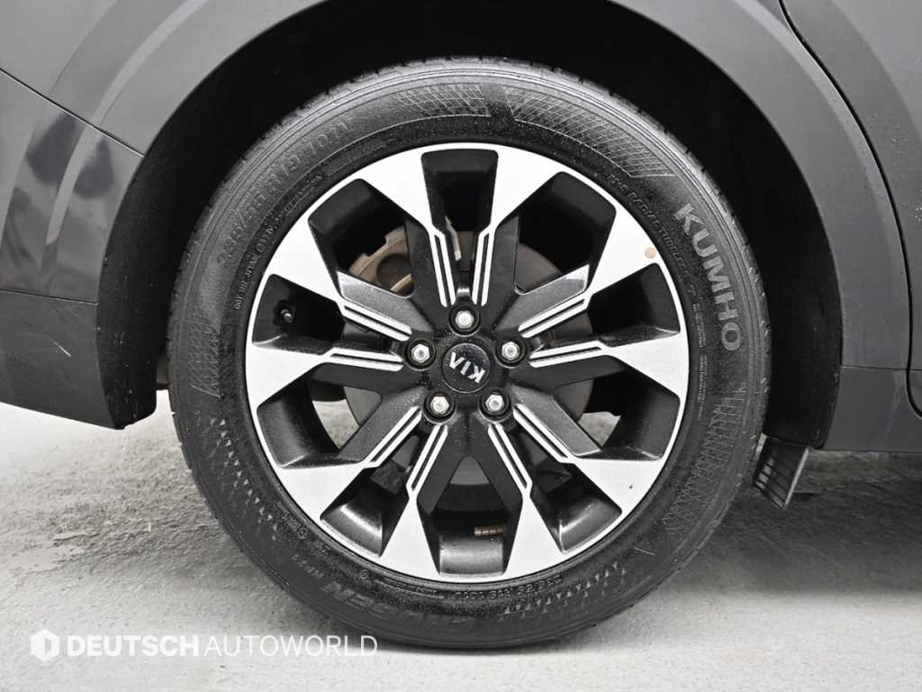 KIA Carnival - Vista 5