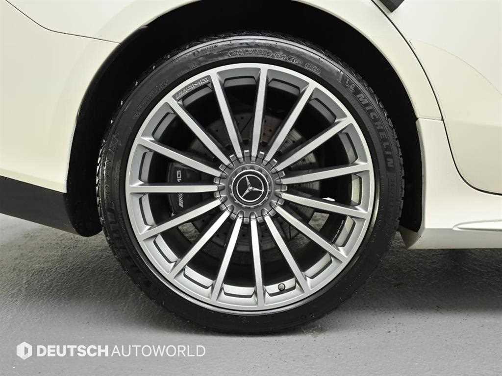 Mercedes Benz AMG GT - Vista 5