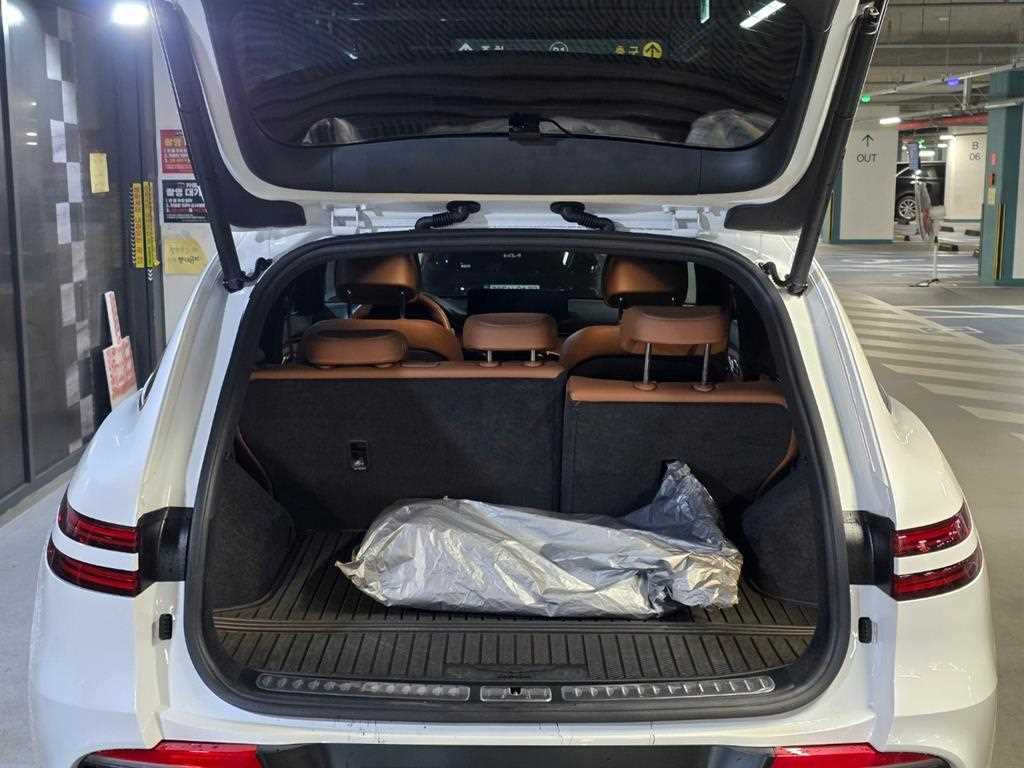 Genesis GV70 - Vista 5