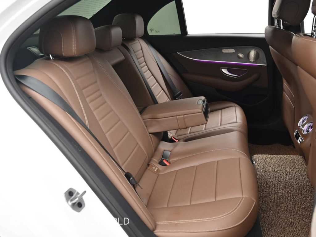 Mercedes Benz E class - Vista 12