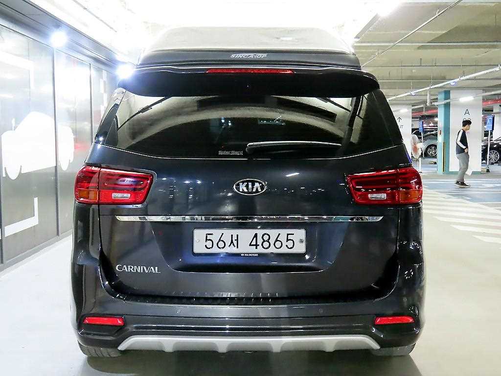 KIA Carnival - Vista 5