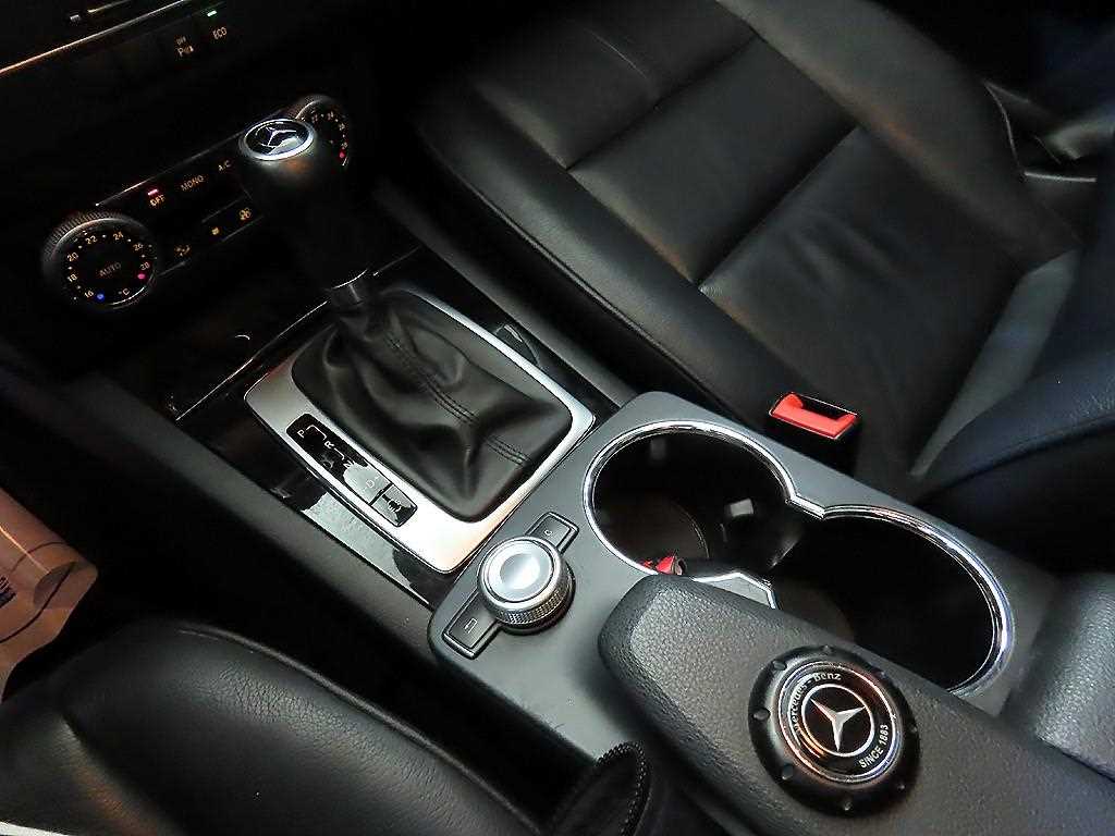 Mercedes Benz GLK Class - Vista 12