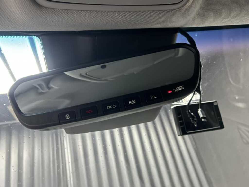 HYUNDAI Kona - Vista 12